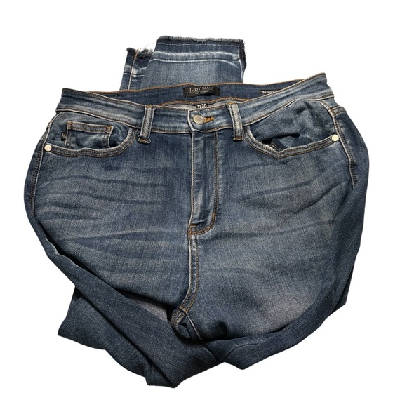 JUDY BLUE Step Hem Skinny Fit Blue Jeans Size 11/30 — Perfect for Summer!!! - Picture 3 of 9